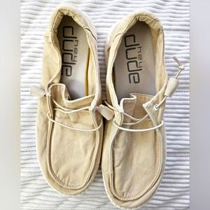 Hey Dude Womens Tan/khaki Casual Shoes Size 9 NWOT